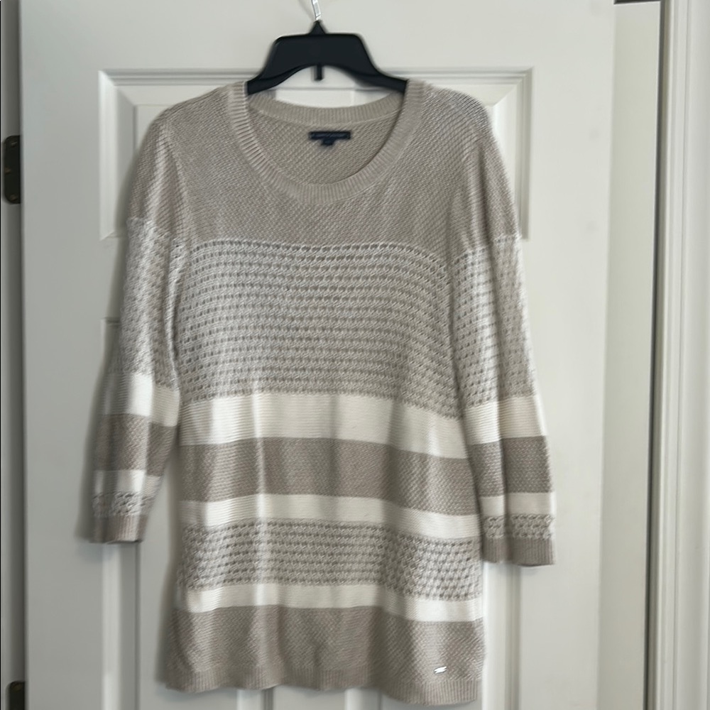 Women's Beige and White Sweater